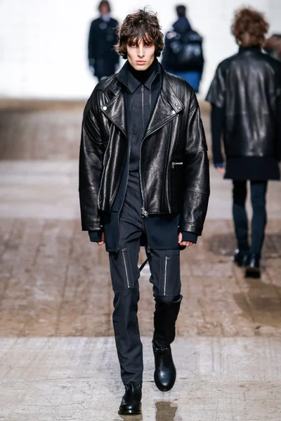 Look 17